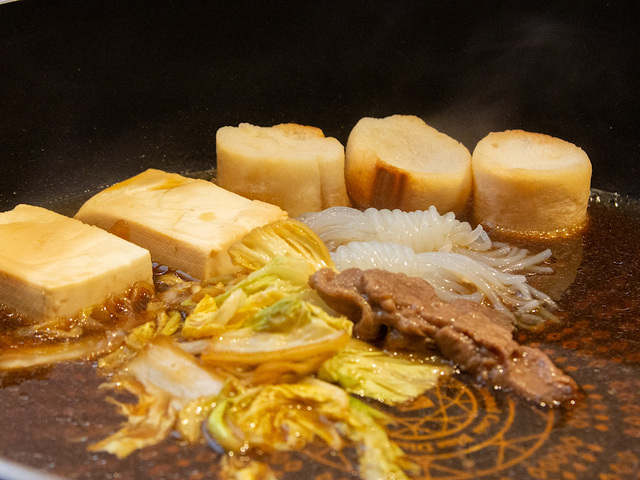 【和食さと　さとすき「牛&豚スタンダードコース」】お肉と割り下の美味しさを京豆腐やお麩、糸こんにゃくに染み込ませていただきます！