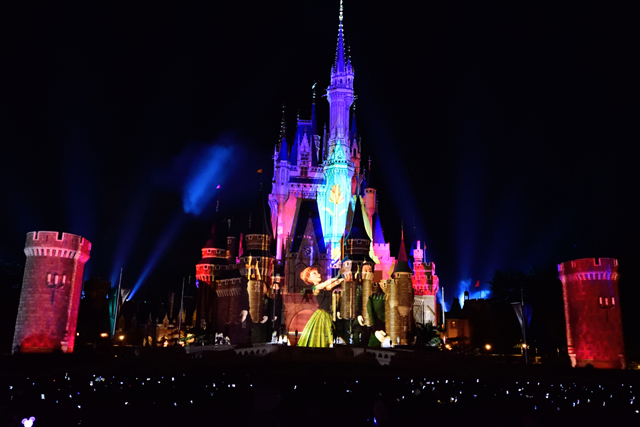 東京ディズニーランド「ワンス・アポン・ア・タイム～スペシャルウィンターエディション～」映画『アナと雪の女王』シーン全公開! ©Disney 07