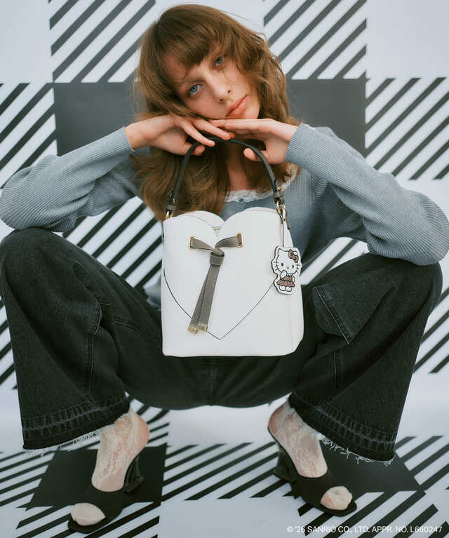 【ハローキティ×VIS】「ハートカットバッグ」7,190／「VIS」だけのデザインがポイント！