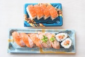 【角上魚類】「佐渡サーモンづくし」と「佐渡サーモン押寿司」の2種類をチェック