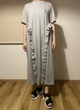 【ユニクロ×セシリー・バンセン フリルTワンピース】カラーはGRAY、WHITE、BLACKの3展開。1枚で着ても気持ちいい肌触りです◎