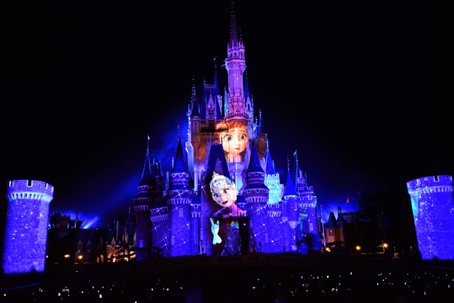 東京ディズニーランド「ワンス・アポン・ア・タイム~スペシャルウィンターエディション~」映画『アナと雪の女王』シーン全公開! ©Disney 33