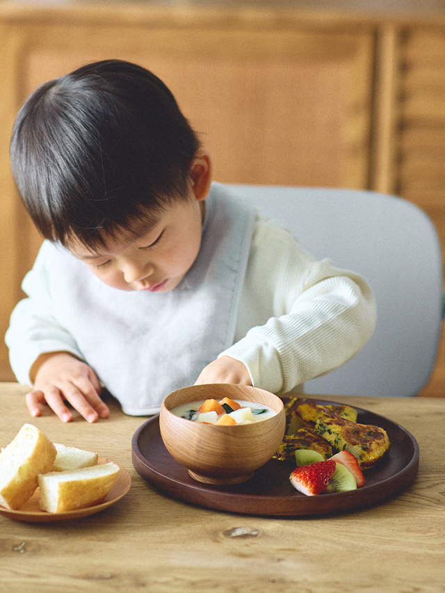 【DEAN ＆ DELUCA ベビーシリーズ】天然木お食事ギフト（欅・胡桃・桜・楓）／お食い初めなどのお祝い事にもおすすめ◎