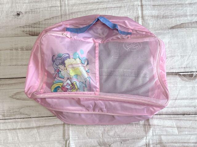 前面側のファスナーを閉じて蓋をしました