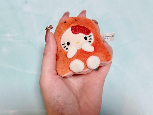 キティちゃんのマスコットは約全長7.3cm