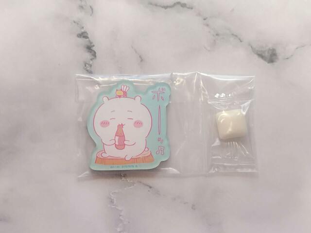 ソーダ味のガムが1つついています