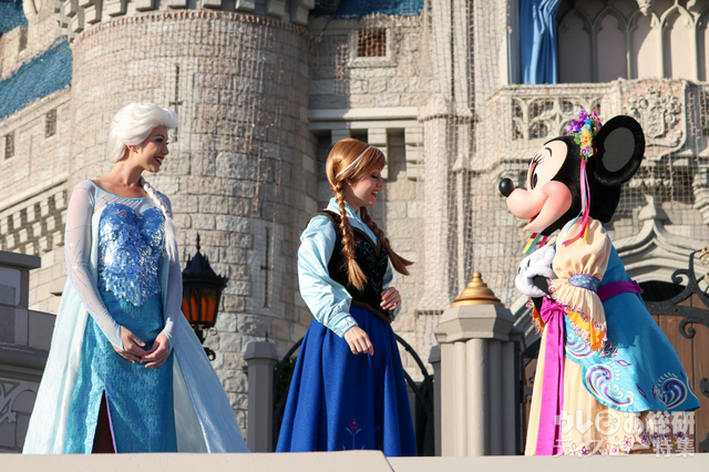 マジック・キングダム「ミッキーのロイヤル・フレンドシップ・フェア」