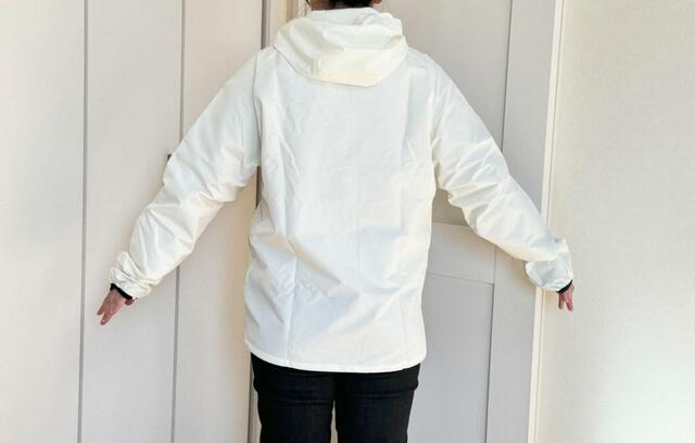 【ワークマン トラベルシェルウォームジャケット】着てみると意外にもおなか周りがすらっとして見える