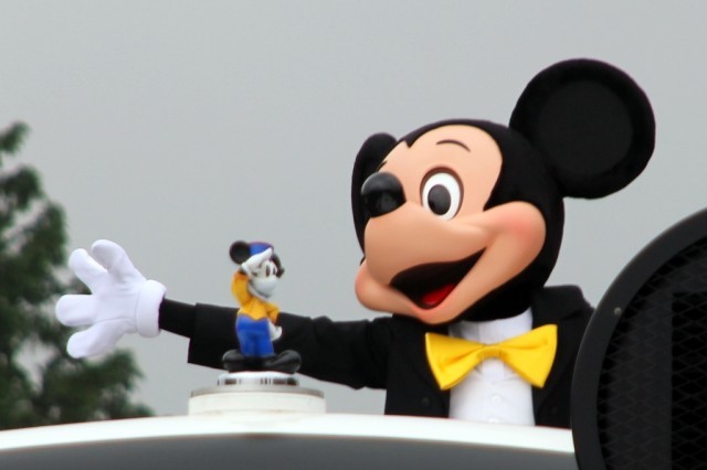 ミッキーマウス – “東京ディズニーリゾート”スペシャルパレード 静岡県御殿場市