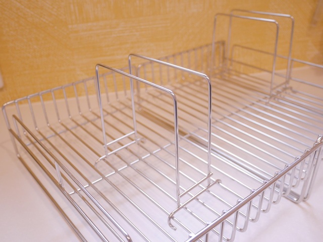【ベルメゾン 半分に分割して収納できるステンレス水切りかご】かご本体を食洗機で洗うことも可能です