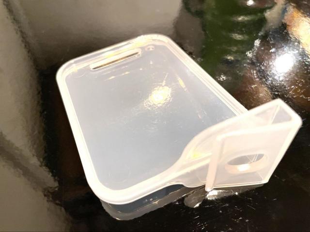 【ニトリ　冷蔵庫ドアポケット用仕切り４点セット】4つ入っています