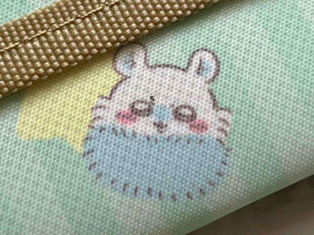 【キラピチ2023年8月号付録】尻尾にふんわりと包まれているモモンガ。かわいいです!