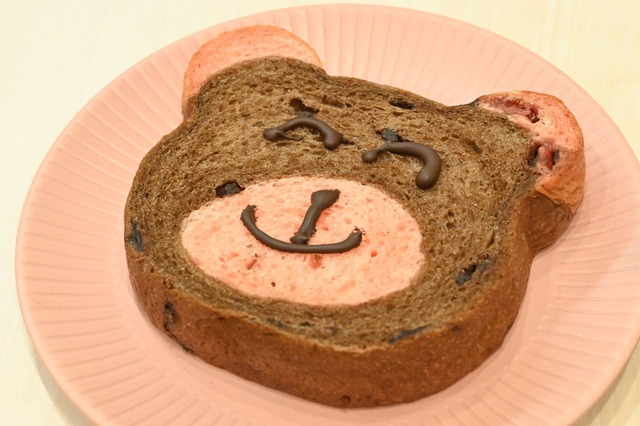 チョコペンなどで自由にデコレーションしても楽しい！