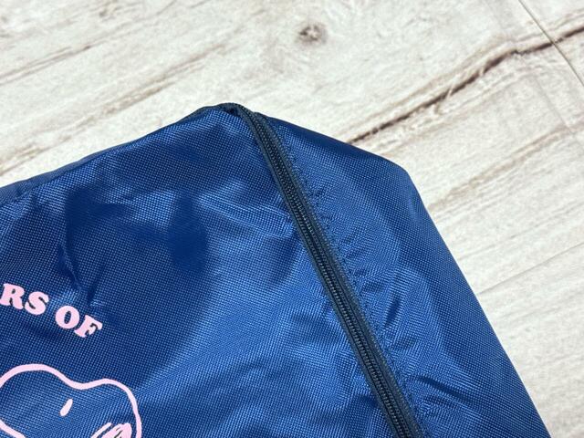 素材はポリエステル。厚手で丈夫な生地