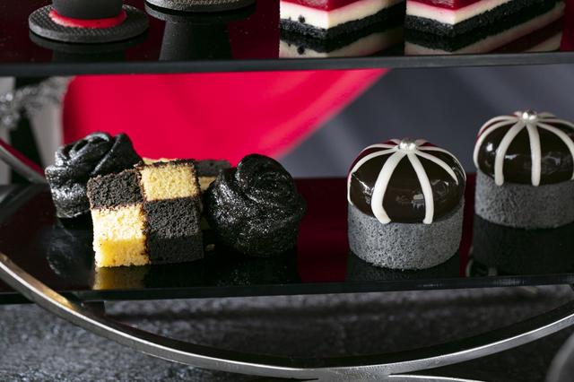 バラのカヌレとチェッカー・パンドジェーヌ