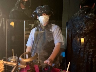 ルールを把握したら、VRゴーグルを着用