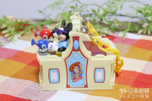 グミキャンディー、ミニスナックケース付き ¥950