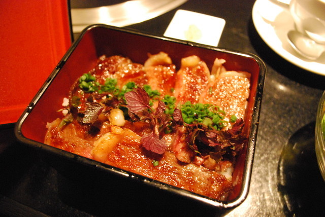 焼肉Yamazon「極上“裏メニュー”」／裏メニューのステーキ重　ランチタイム限定で3,800円！