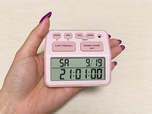 【キングジム 学習タイマー「ルラップ」】サイズは約74(W)×65(D)×22(H)mm。約52gで手のひらにすっぽり収まるサイズ感です
