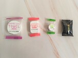【ダイソー】コンパクトタオルを飴と並べてみたところ