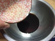 濃口醤油にみりんを加えます。