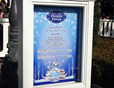 レストラン前の看板｜クリスタルパレスレストラン「アナとエルサのフローズンファンタジー」スペシャルブッフェ ©Disney