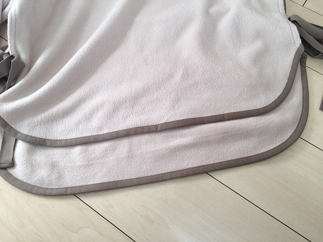 【ユニクロ フリースオーバーサイズモックネックプルオーバー（長袖）】後ろがちょっと長いのもかわいい