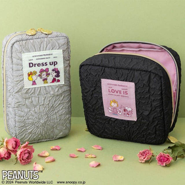 『SNOOPY 仕分け上手なSTAND ON pouch BOOK』は2タイプ