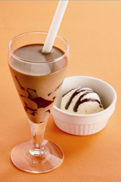 豆乳のカフェゼリーラテバニラアイス添え