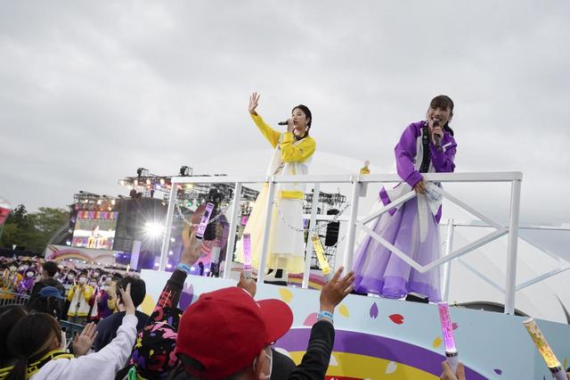 ももいろクローバーZ「ももクロ 春の一大事2022 ~笑顔のチカラ つなげるオモイ in 楢葉・広野・浪江 三町合同大会~」 撮影:上飯坂一