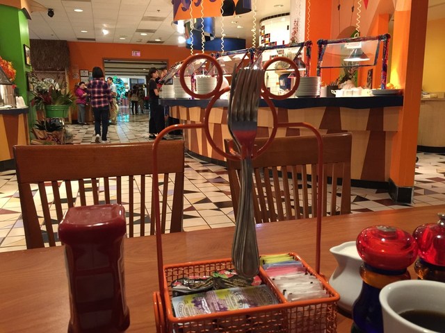 PCHグリル/フォークがかかっているミッキーシェイプの器具