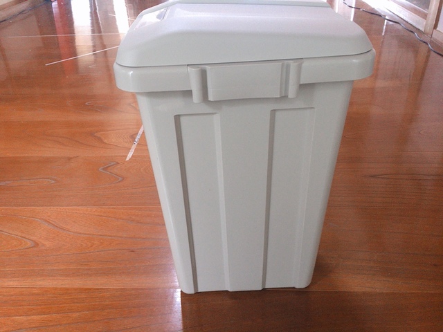 【カインズ 抗菌ジョイントペール45L　ベージュ】重さは1850g