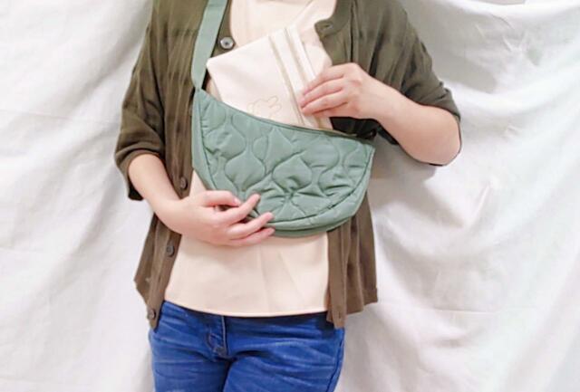 ショルダーバッグなどに入れて持ち歩きたい♪