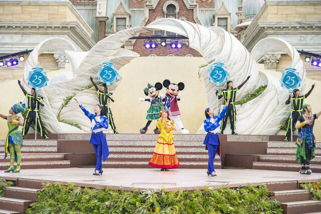 「ダンス・ザ・グローブ！」グランドフィナーレ（25周年ver）　©Disney