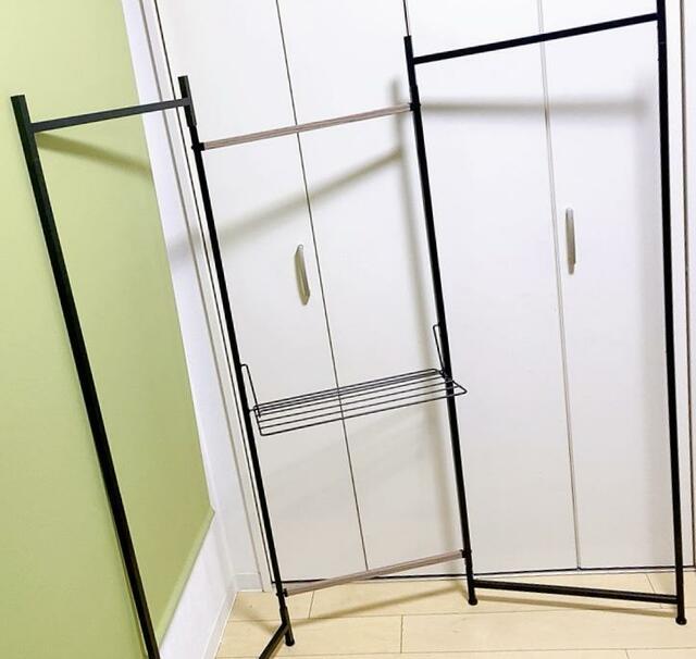 【アイリスオーヤマ 室内物干し 折りたたみ物干し３連タイプ】全体を開くと屏風型になります