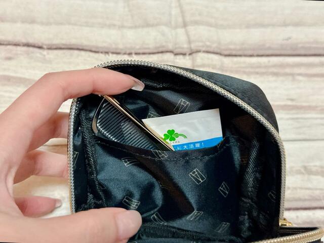 ポケットにはコームや