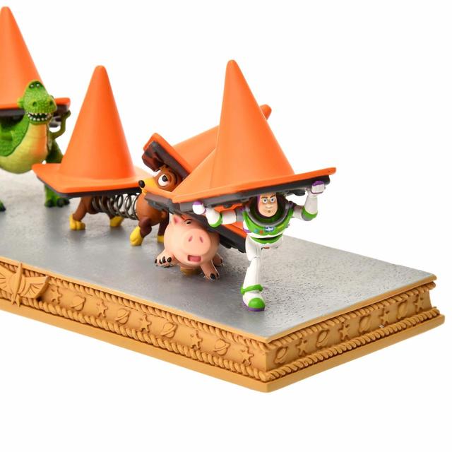 フィギュア 8,800円