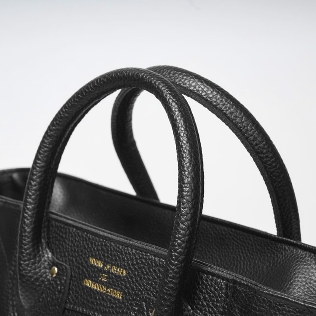 【『YOUNG&OLSEN The DRYGOODS STORE QUILTING TOTE BAG BOOK』（宝島社）】定番の丸ハンドルフォルム