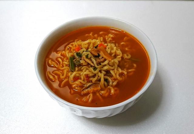 農心　辛ラーメン　120g（めん107g）×20食　1398円