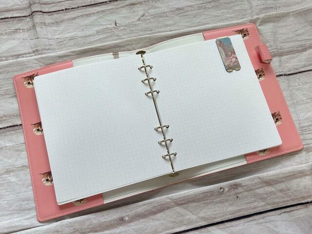 手帳に挟むとこんな感じになります♪