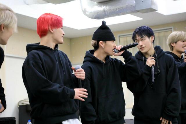 SHIBUTANI YUGAに熱視線のRYUSHIN、笑顔のSEIYA