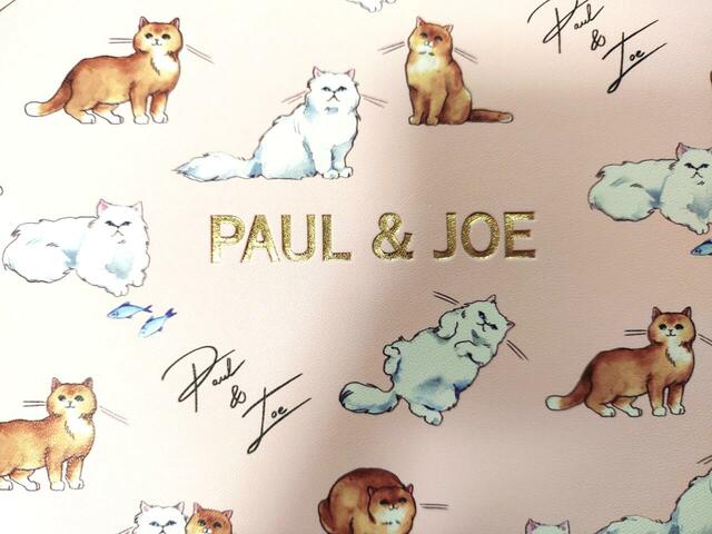 ロゴは箔押しされてて、高級感も