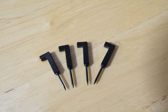 【セリア】プッシュピン 折釘風／100円