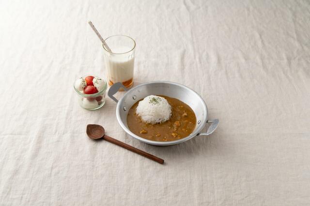 【冷凍宅配幼児食「mogumo」】「やさいの旨みがギュッとつまったチキンカレー」は人気No.1商品！