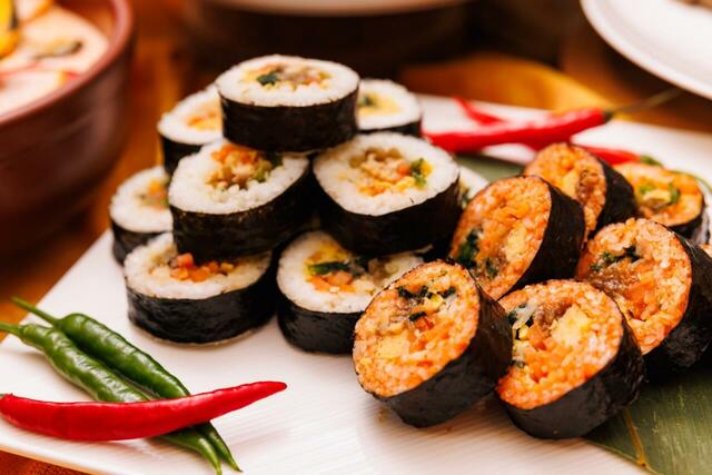 「＜ランチ＞キンパ（韓国風海苔巻き）」＜期間：2025年4月1日～6月30日＞【鉄板焼ステーキ食べ放題！アジア各国のグルメも好きなだけ！川崎日航ホテルで豪華ブッフェ開催！】