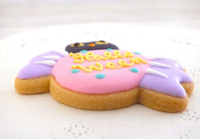 【カルディ　ハロウィンアイシングクッキー】クッキーの大きさは最大幅50mmｘ60mm、厚さ8mm