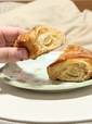 【セブン-イレブン お店で焼いたサクサククロワッサン 】バターの風味がしっかり感じられるのに、食感は軽やかです