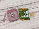 ポーチの中に2種類のお菓子入り