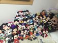 ミッキーのぬいぐるみの数々ですが、ここからまた増えました。