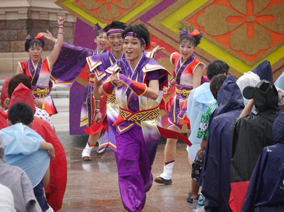 Tdl夏祭り速報 ずぶ濡れダンスバトル再び 15 雅涼群舞 現地レポ 写真35枚 写真 13 35 ディズニー特集 ウレぴあ総研